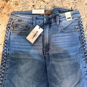 Judy Blue High Rise Side Braid Cropped Wide Leg Jeans Medium Wash Size 9/29 NWT
